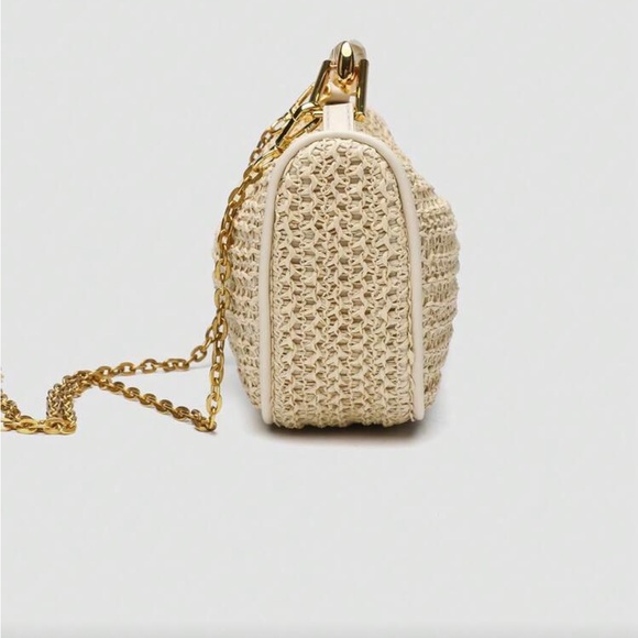Elegant Cream Woven Handbag - Picture 2 of 10